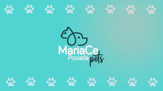 Logo de MariaCe Posada Pets sobre un fondo decorativo con huellas de mascota para PubliPet.