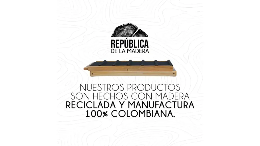 Rampa de madera portátil para acceso de perros a vehículos en Bogotá fabricada por República de la Madera.